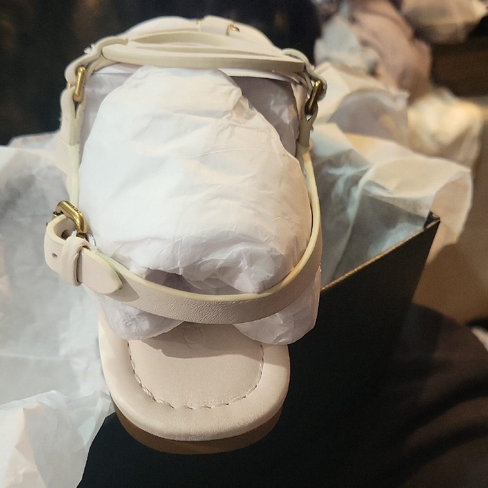 Coach Ivory Sandals with Gold Details - Picture 3 of 6